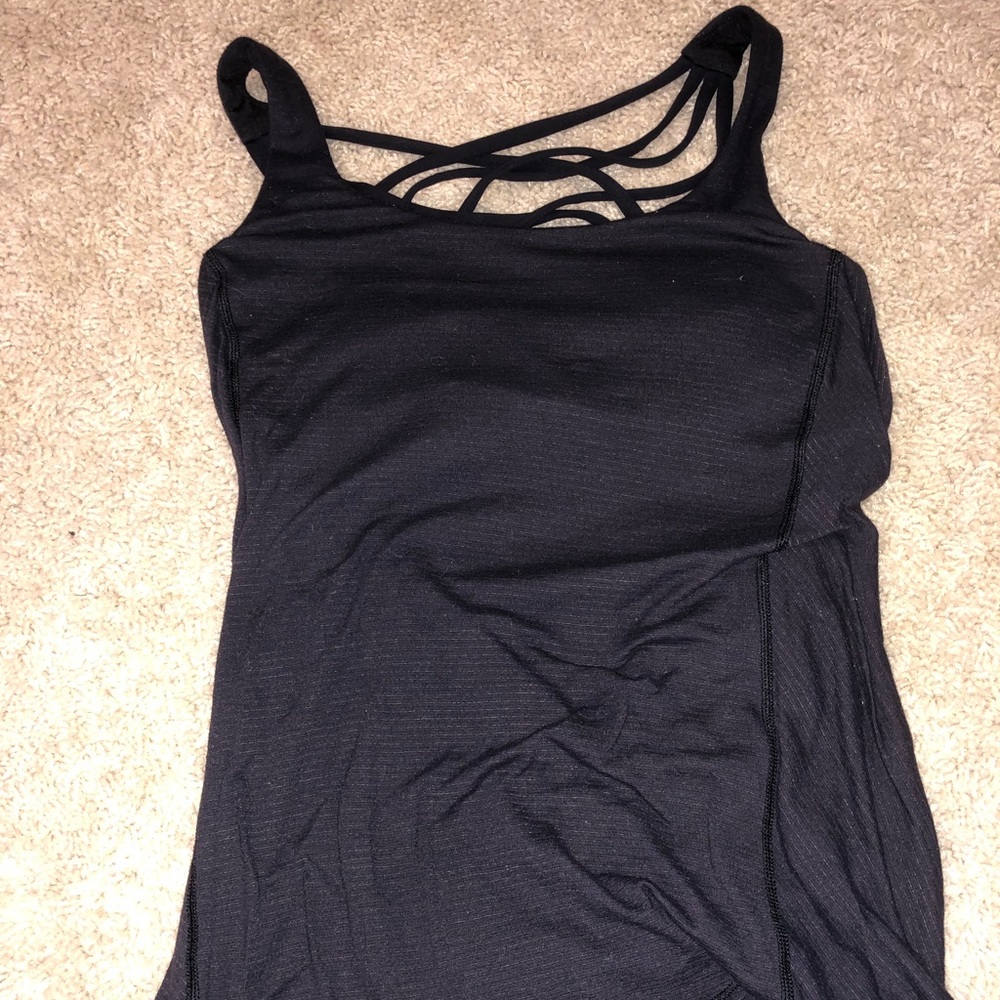 black lulu top with built in sports bra